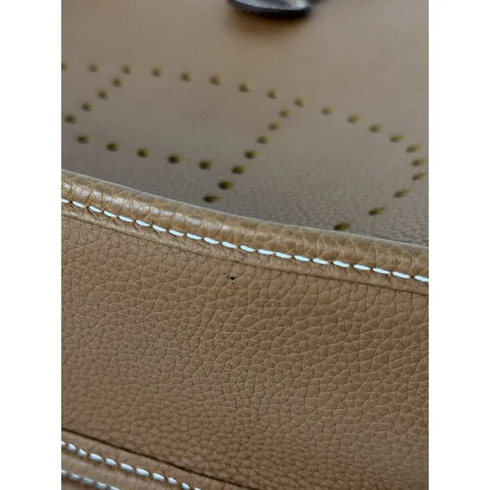 Hermes Clemence Evelyne III 29 Gold Hardware Biscuit Crossbody Bag (Z - 2021) - Picture 11 of 16